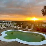 Seaview Vila *